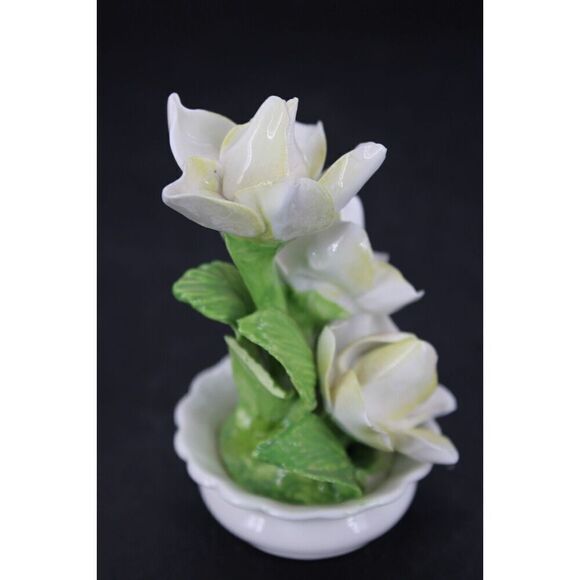 Vintage Radnor Bone China White Floral Bouquet Figurine READ - Picture 3 of 10